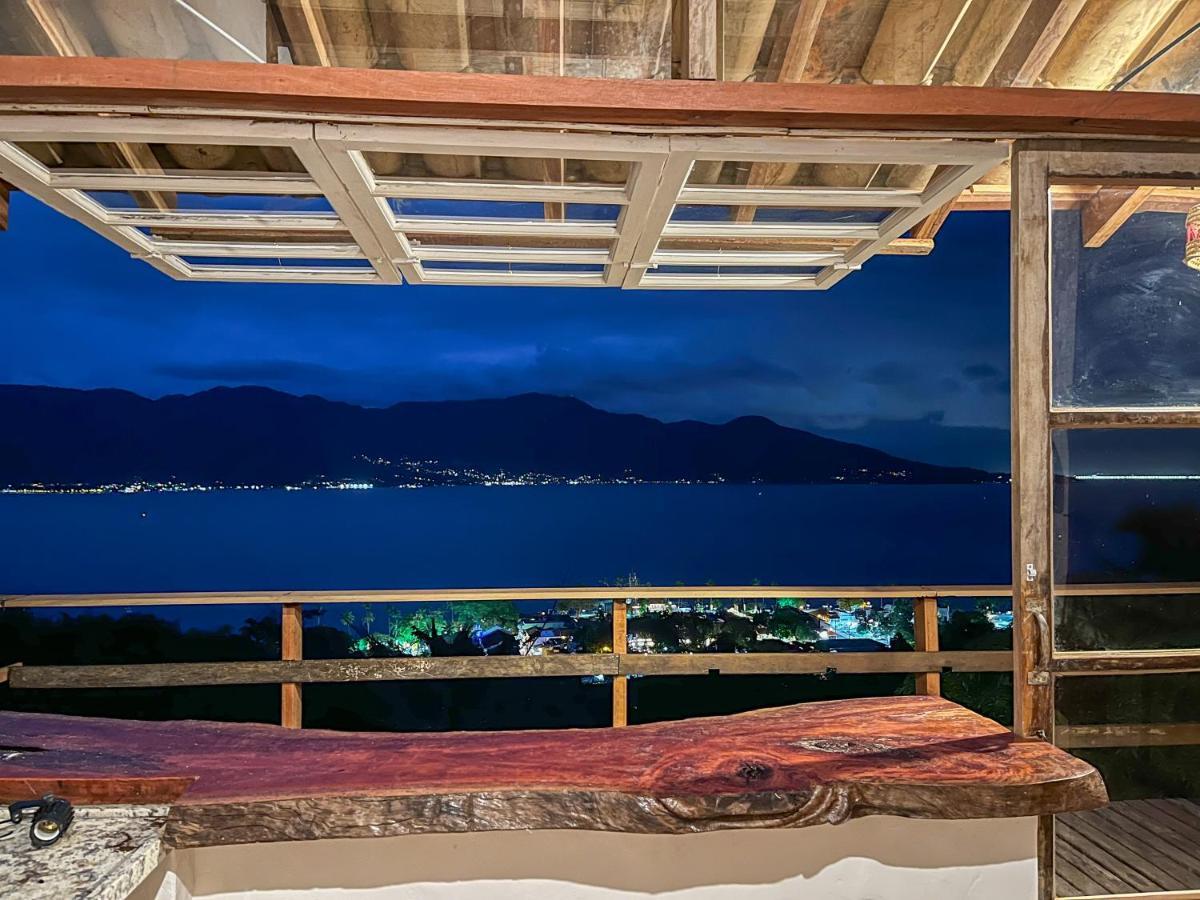 Chale Com Vista Para O Mar Ilhabela Esterno foto