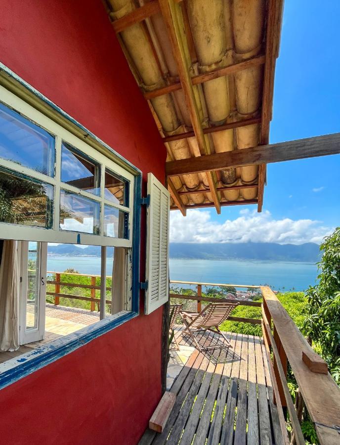 Chale Com Vista Para O Mar Ilhabela Esterno foto