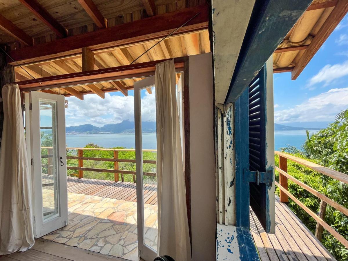 Chale Com Vista Para O Mar Ilhabela Esterno foto